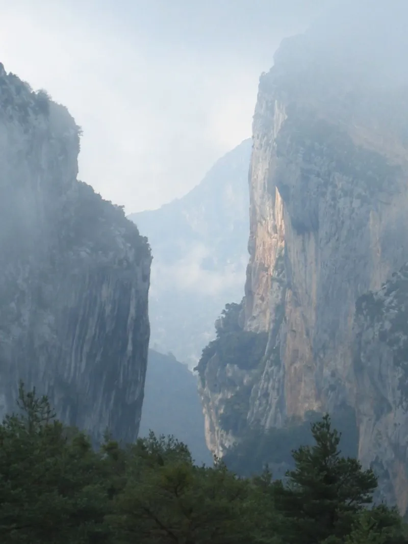 When the Clock Disappears: What Valleys Do to Your Sense of Time